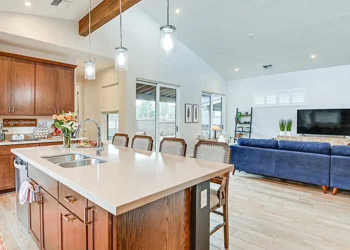 W/ Fire Pit + Hiking Trail Access! Ferienhaus *
