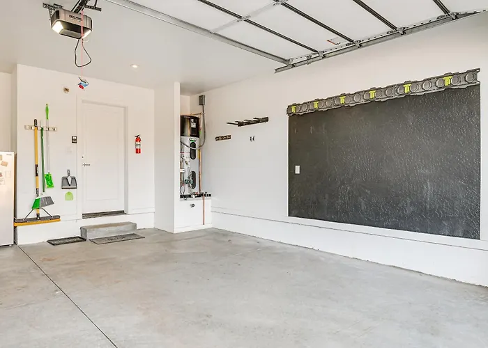 W/ Fire Pit + Hiking Trail Access! Ferienhaus